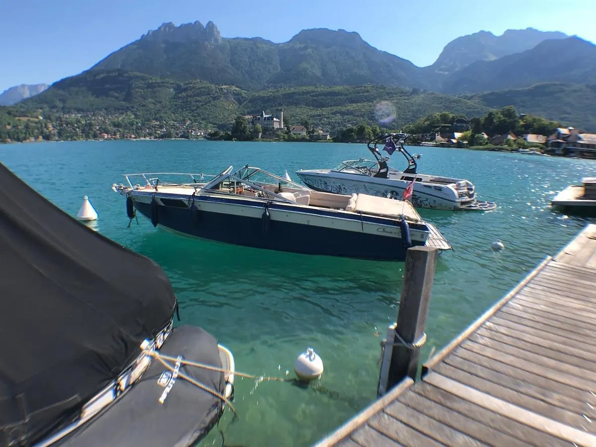 Logement Avec Terrasse Sur Lac, Tout Confort, Dans Residence Avec Plage Et Ponton Privee Duingt