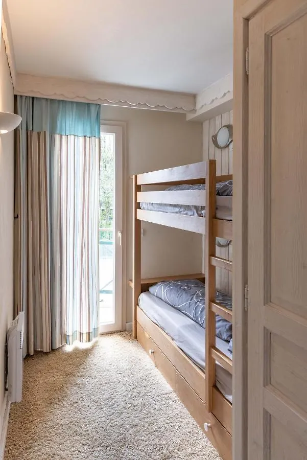 Logement Avec Terrasse Sur Lac, Tout Confort, Dans Residence Avec Plage Et Ponton Privee Duingt Apartment