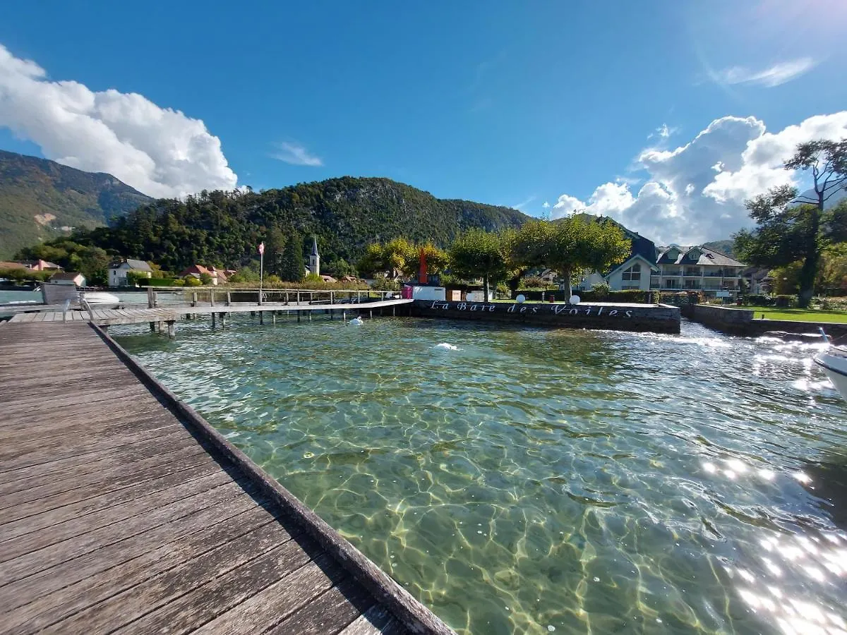 Apartment Logement Avec Terrasse Sur Lac, Tout Confort, Dans Residence Avec Plage Et Ponton Privee Duingt