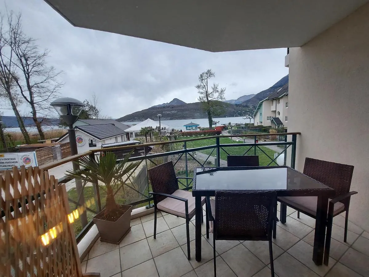 Apartment Logement Avec Terrasse Sur Lac, Tout Confort, Dans Residence Avec Plage Et Ponton Privee Duingt